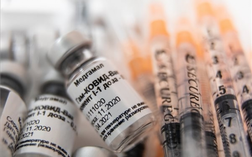 Előzetes jóváhagyást kapott a Szputnyik V vakcina szerbiai gyártása