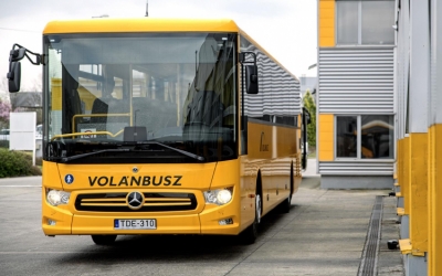 MÁV: hétfőtől több pótlóbusz segíti az utazást a győri vasútvonal felújítása idején