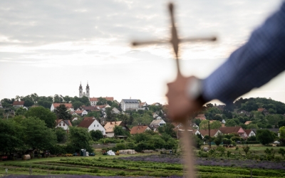 A Tihanyi alapítólevelet bemutató kiállítás nyílt a tihanyi apátságban