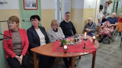 Karácsonyi ünnepség a Varró utcai idősek otthonában